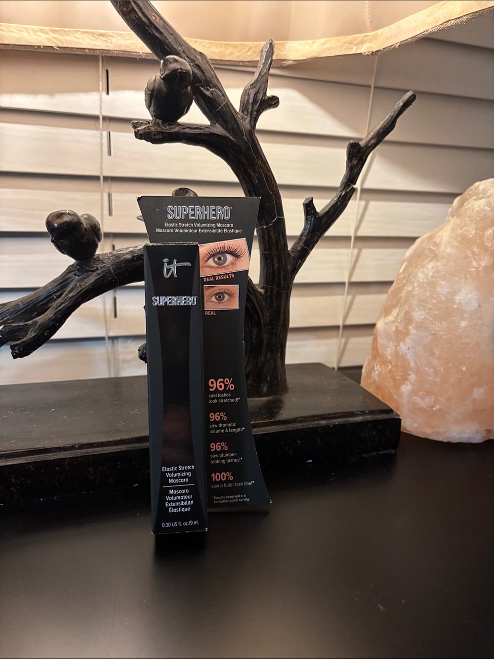it cosmetics Superhero Elastic Stretch Volumizing Mascara - Black Packaging